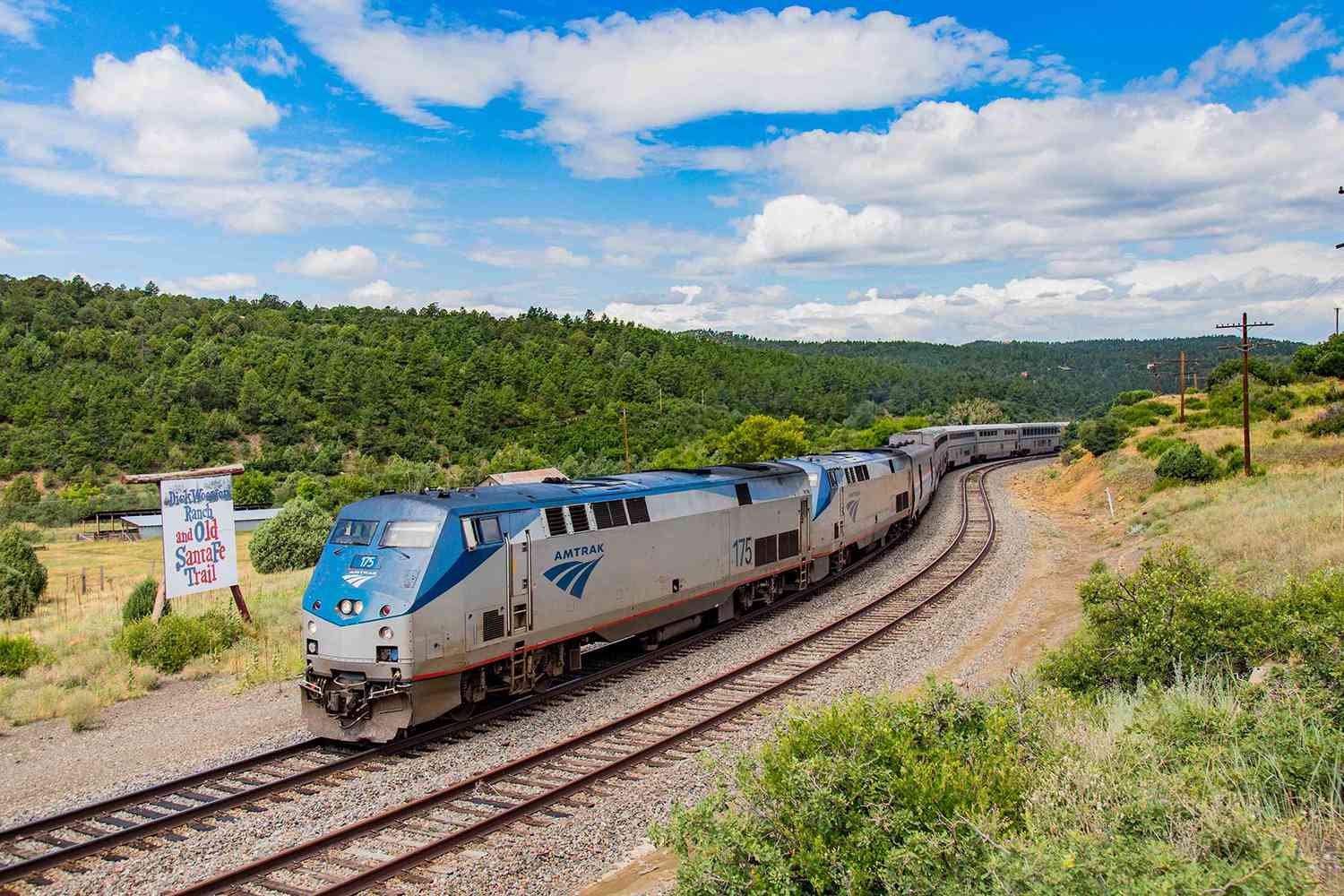 You are currently viewing A Luxury Train Travelling in Canada